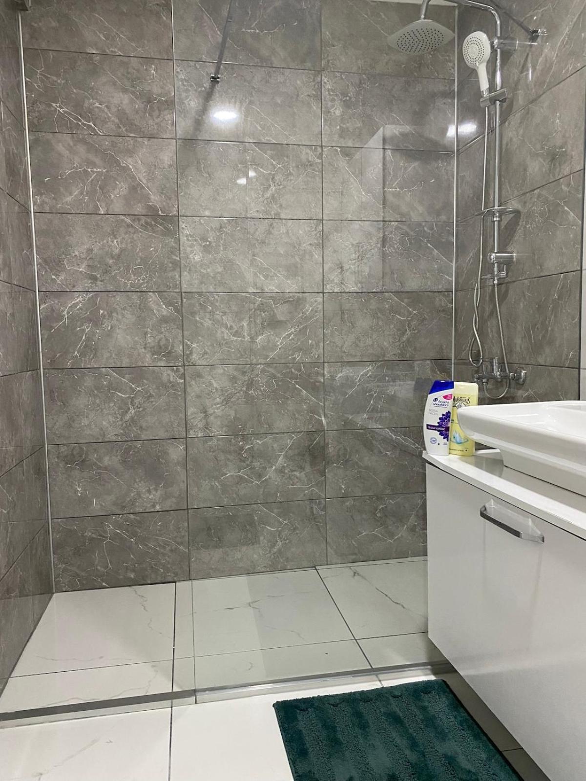 1006 135 Sqm Close To Consulates *